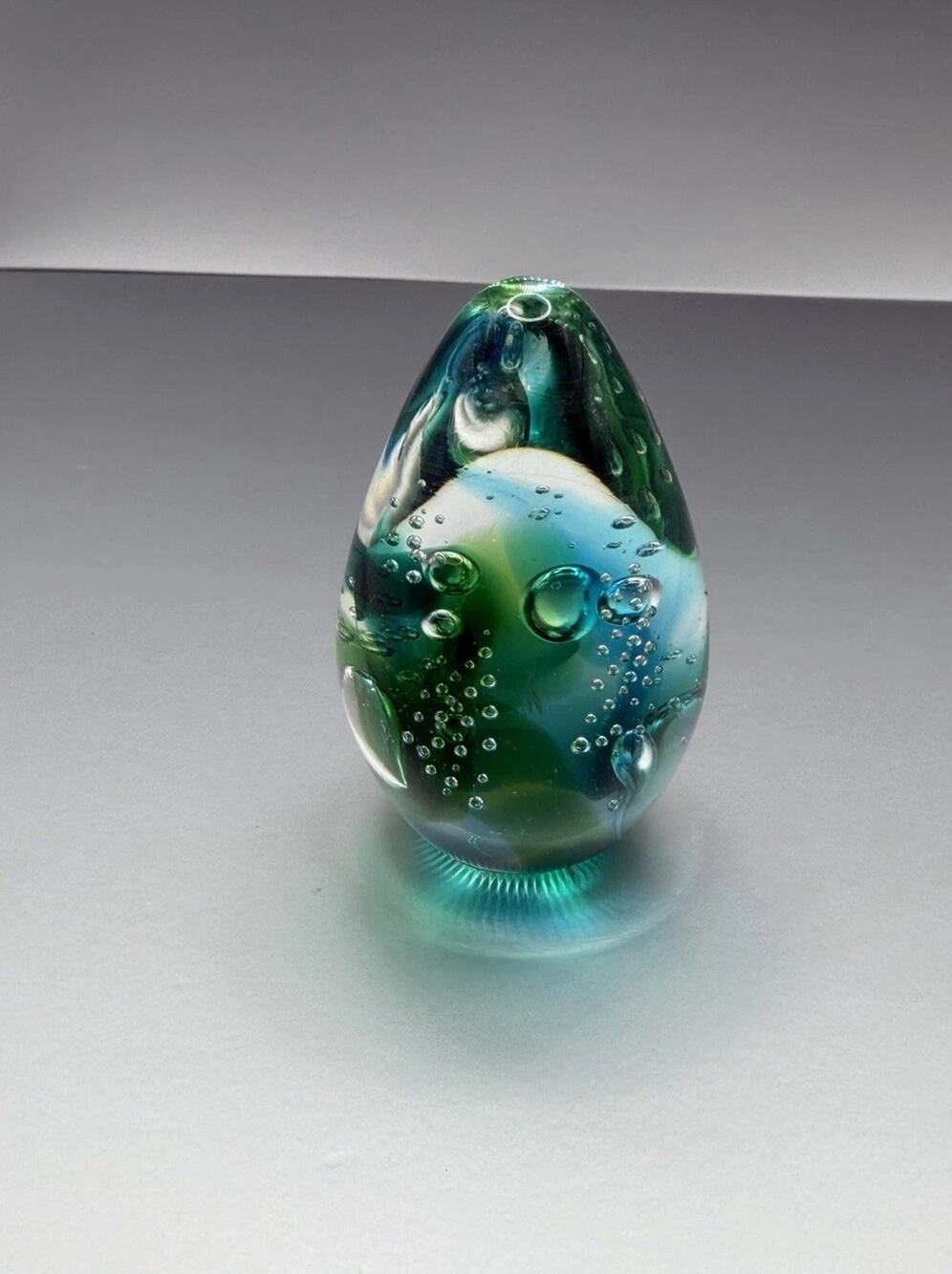 Signed Glass Eye Studio GES 03 Hand Blown Art Glass Egg Paperweight Blue Green
